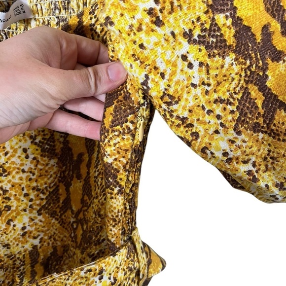 FAITHFULL THE BRAND x REVOLVE Rumi Linen Snake Print Midi Dress - Picture 7 of 11